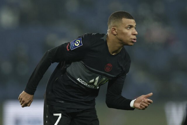 Details: The family demands the signing of Mbappé's little brother